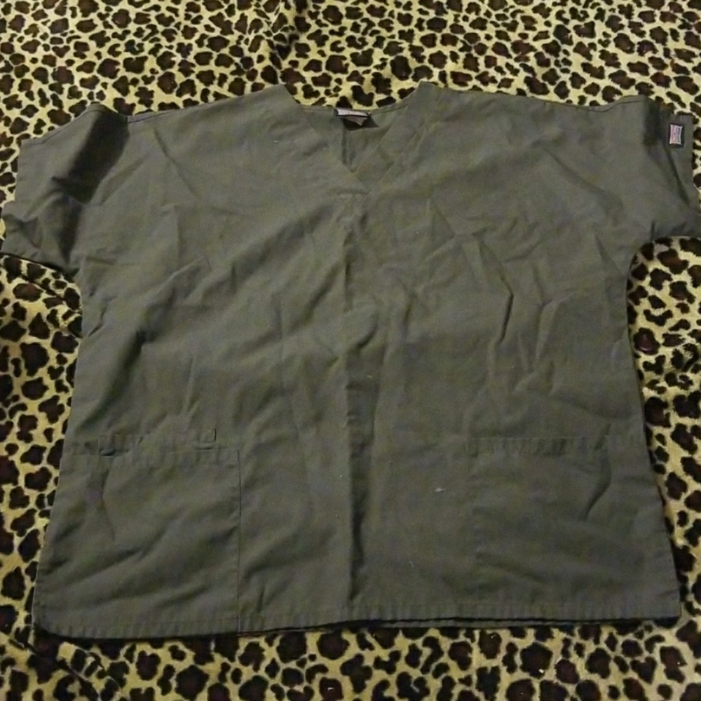 Cherokee scrub top